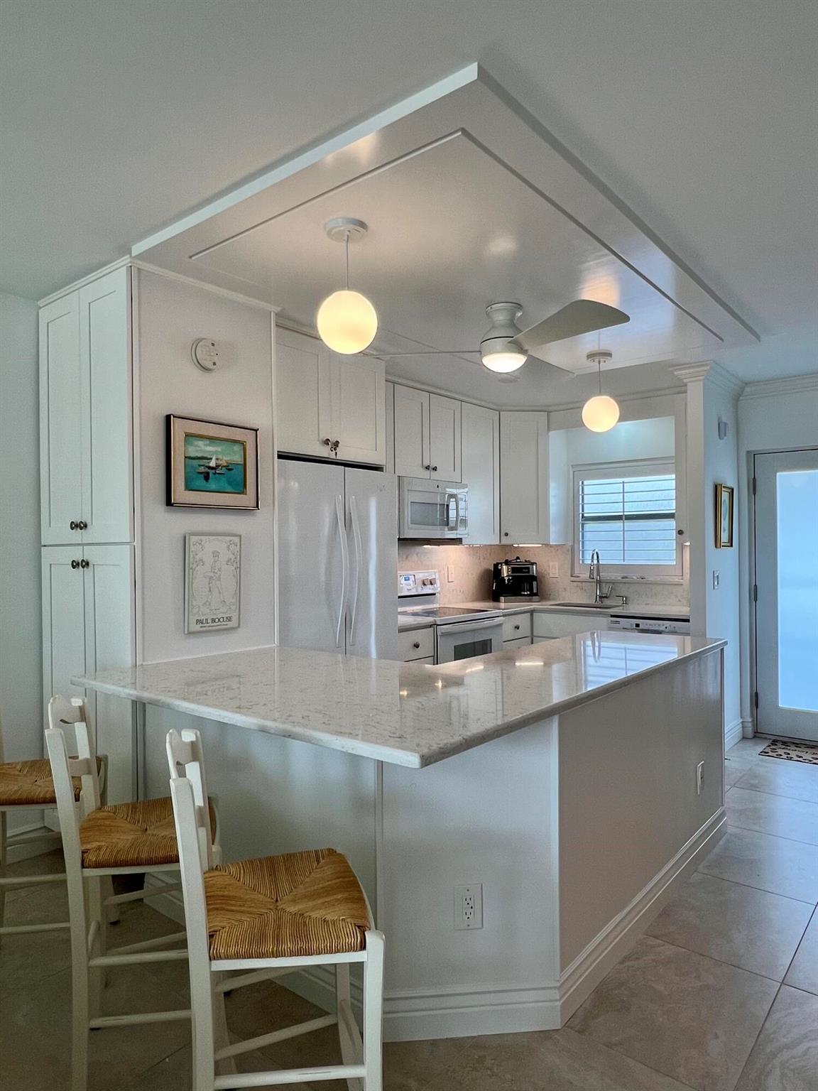 139 Sunrise Avenue 204
