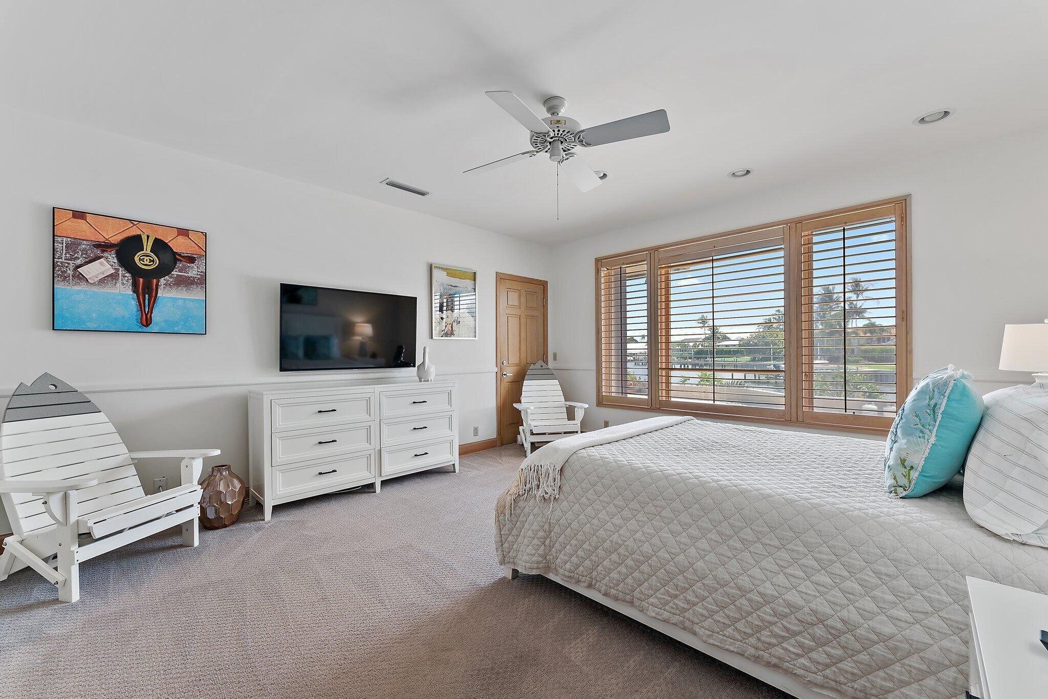 1454 Point Way