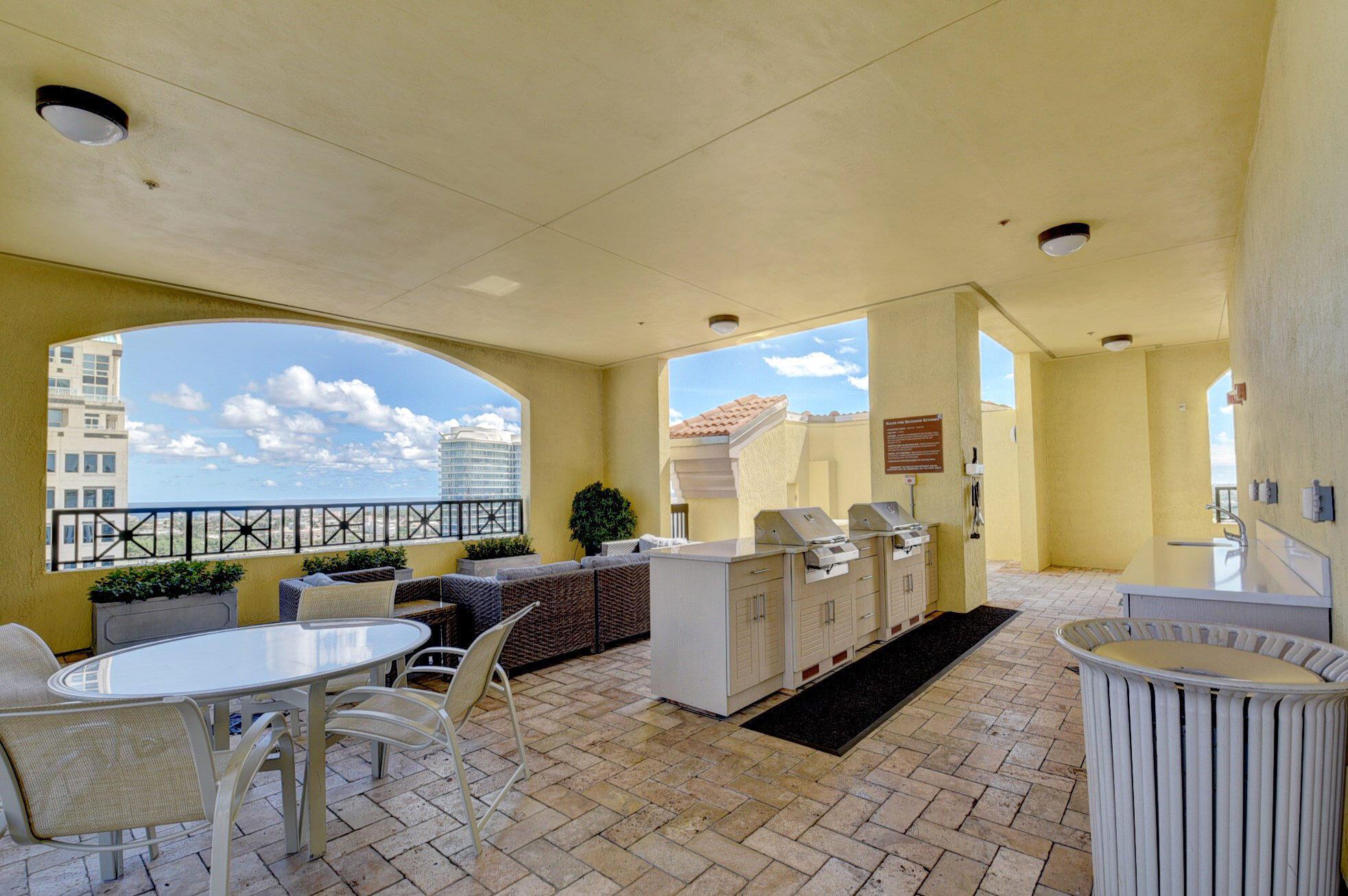 801 S Olive Avenue 1119