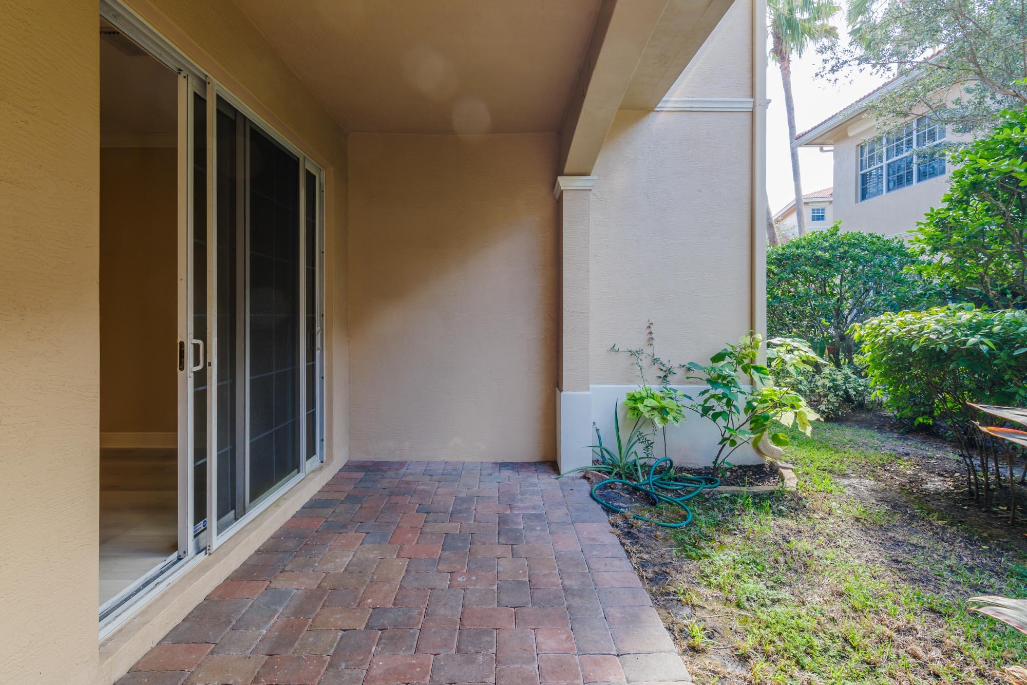 4803 Sawgrass Breeze Drive