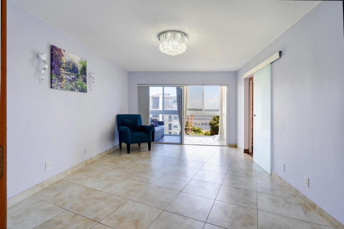 100 Waterway Drive S 407