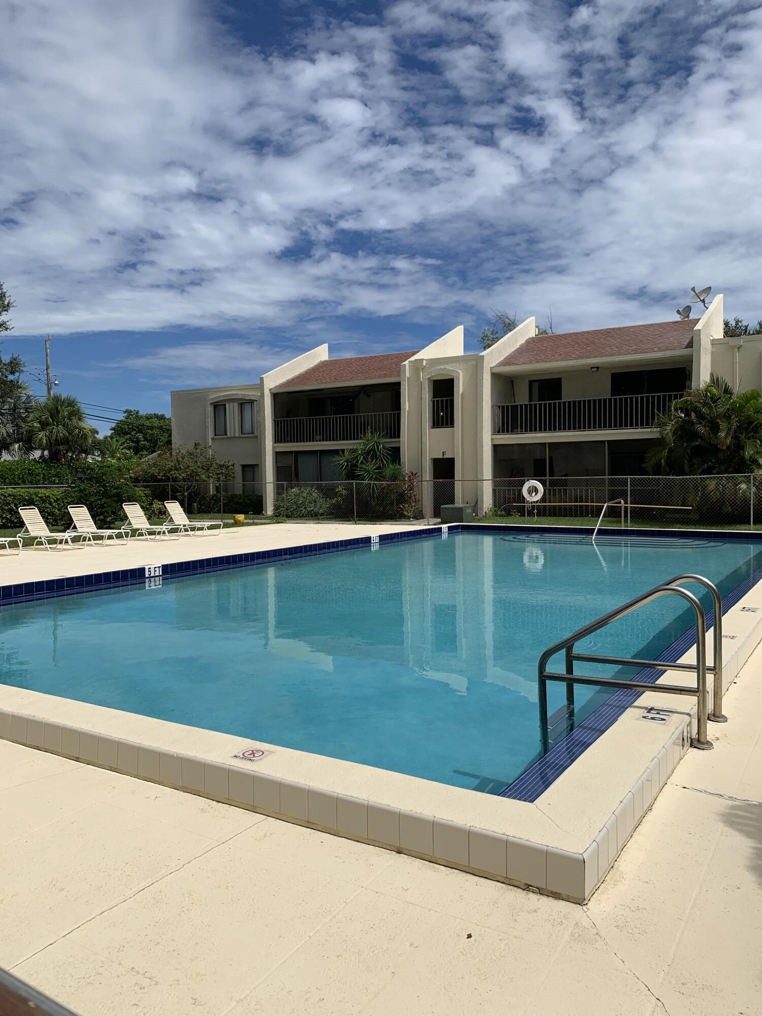 150 Pineview Road I4
