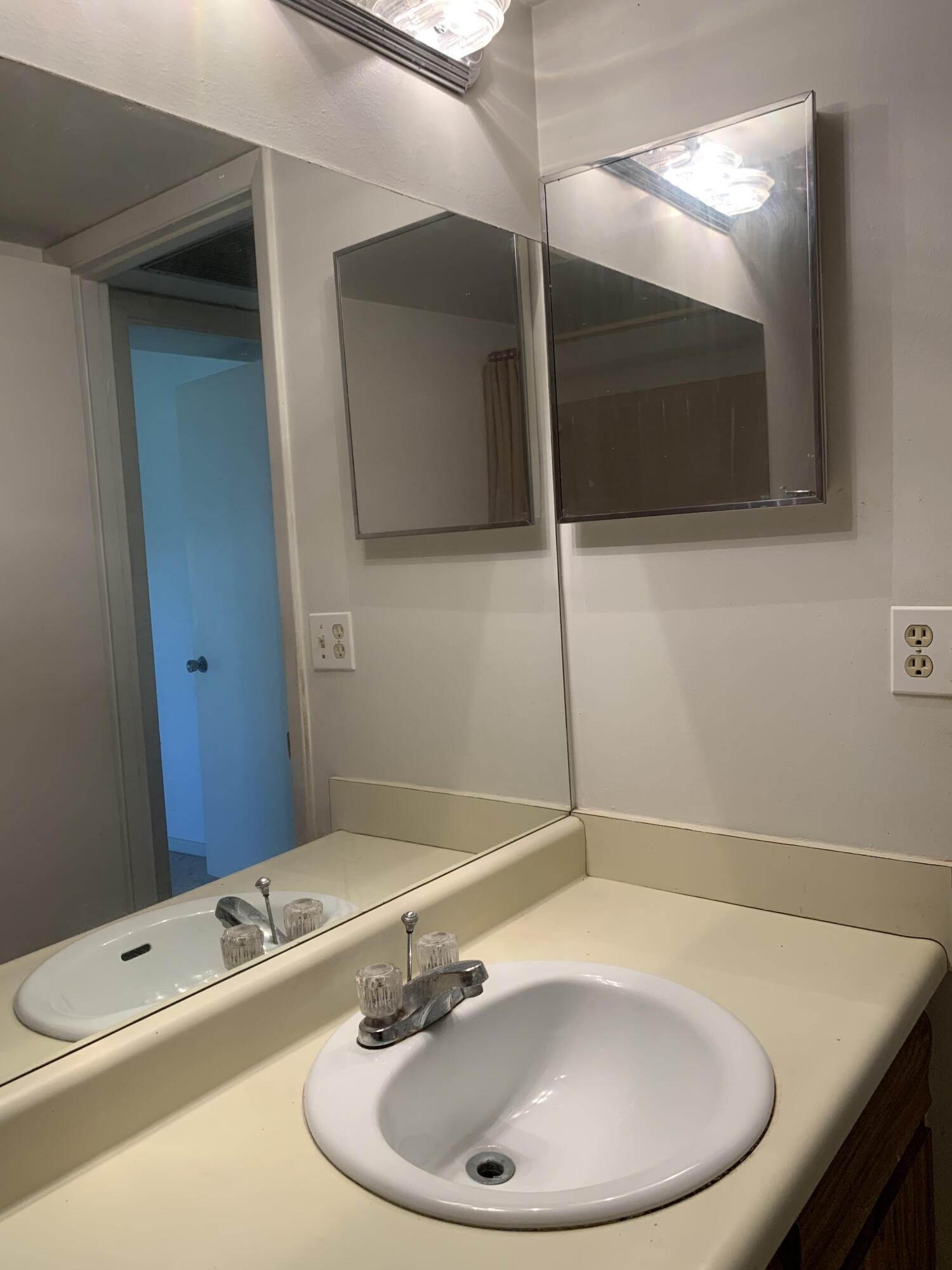 150 Pineview Road I4