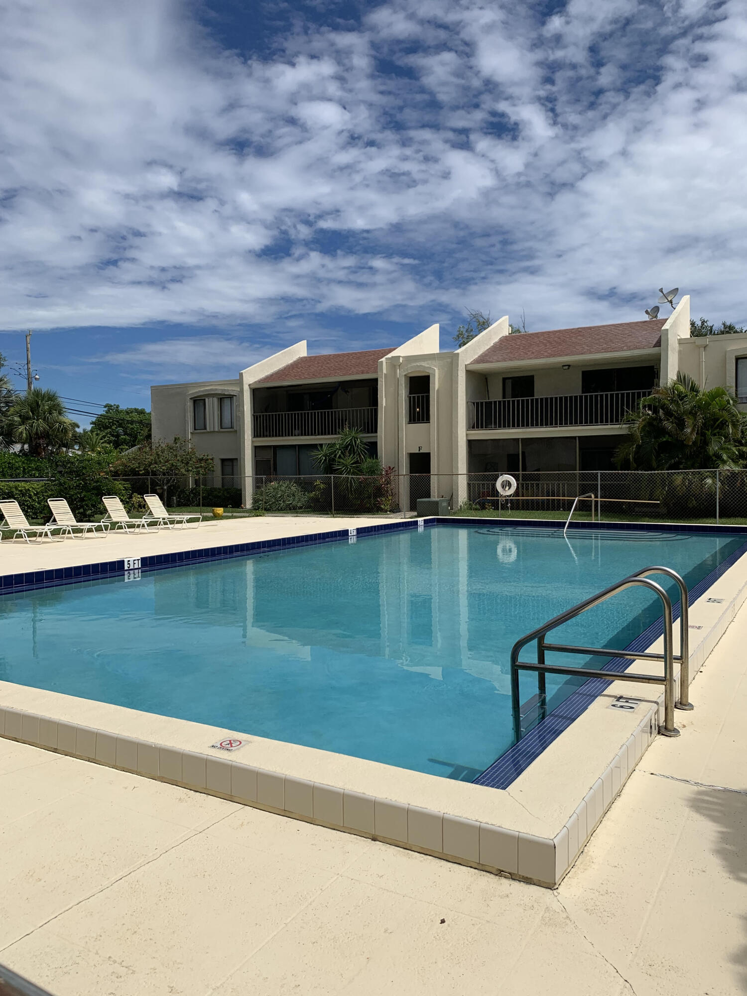 150 Pineview Road I4