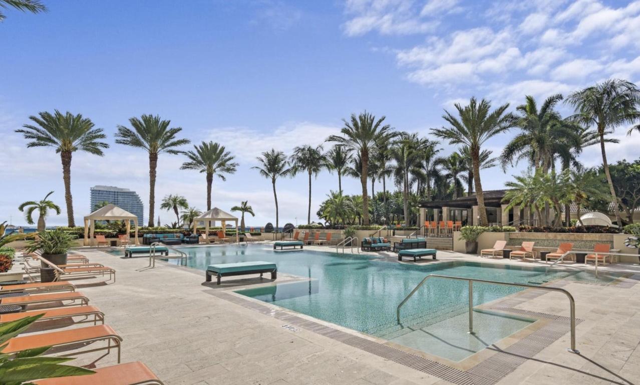 550 Okeechobee Boulevard 120