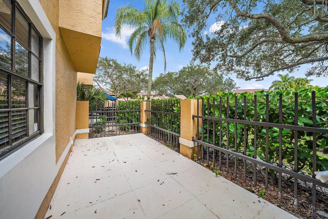 382 Prestwick Circle 2