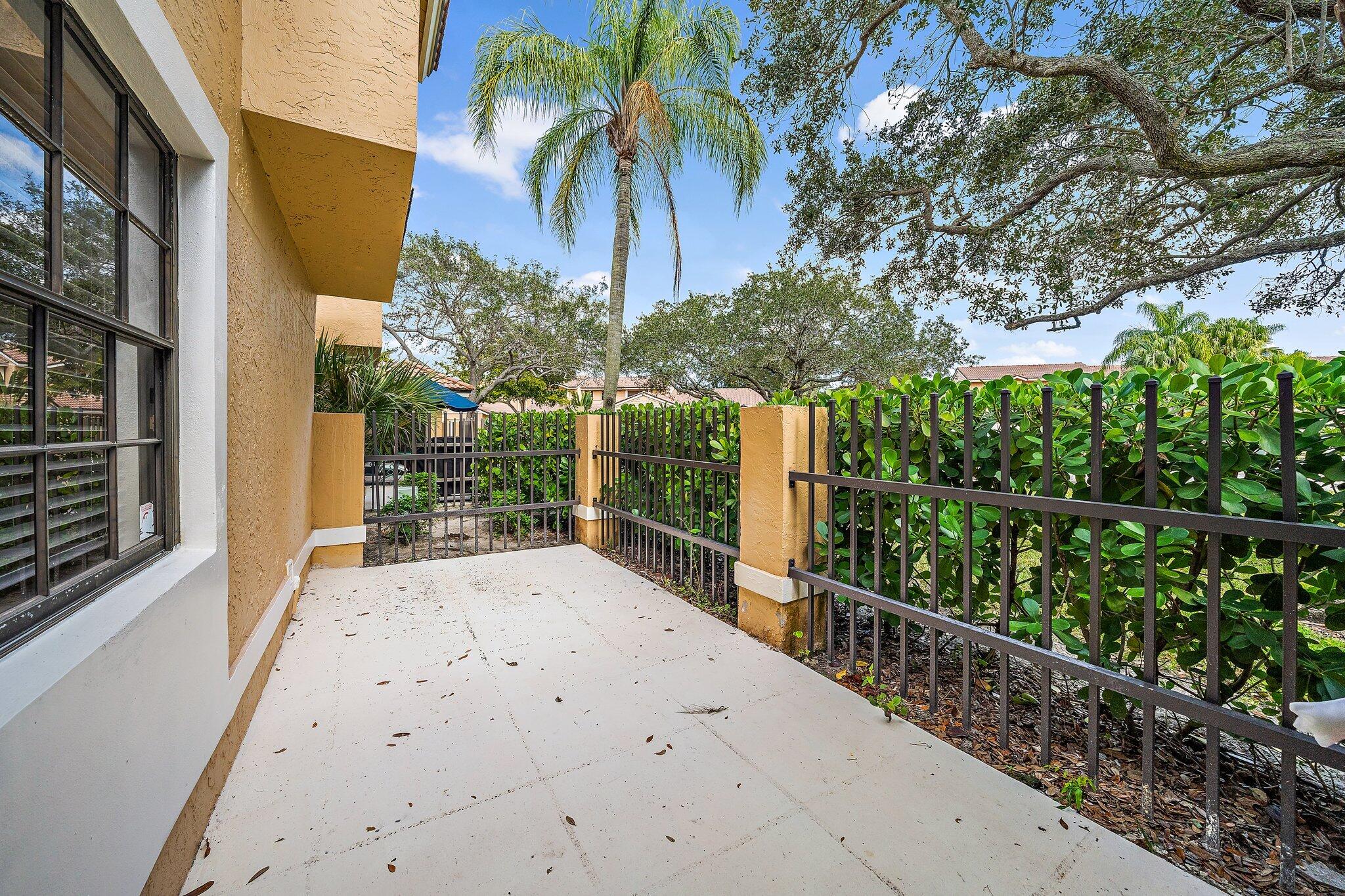 382 Prestwick Circle 2