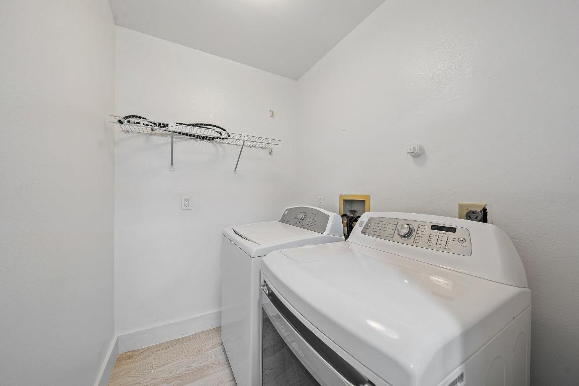 382 Prestwick Circle 2