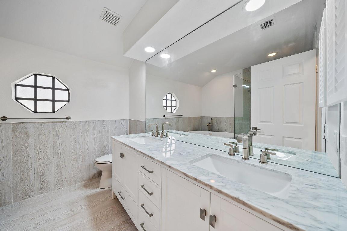 382 Prestwick Circle 2