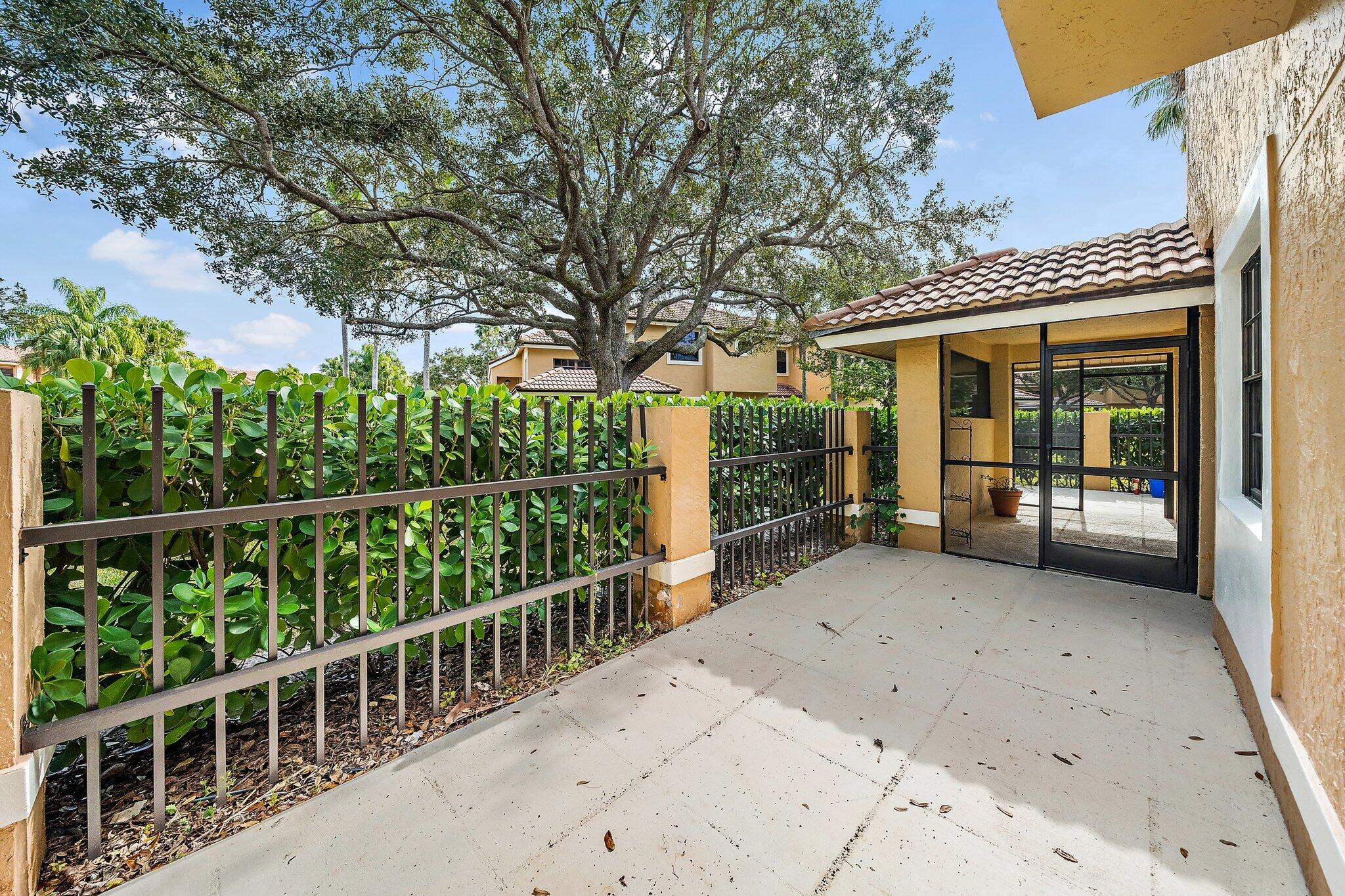 382 Prestwick Circle 2