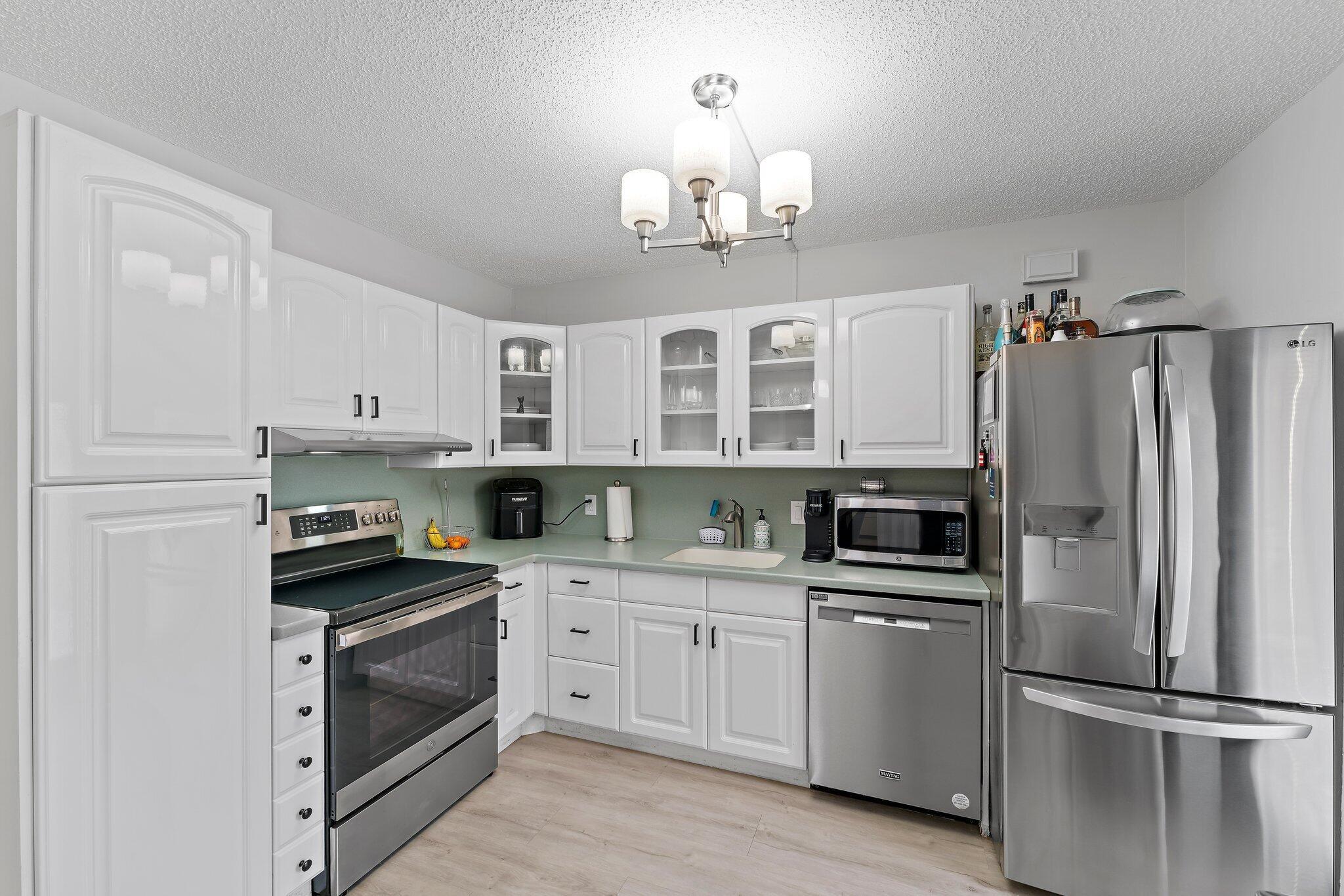 614 6th Terrace