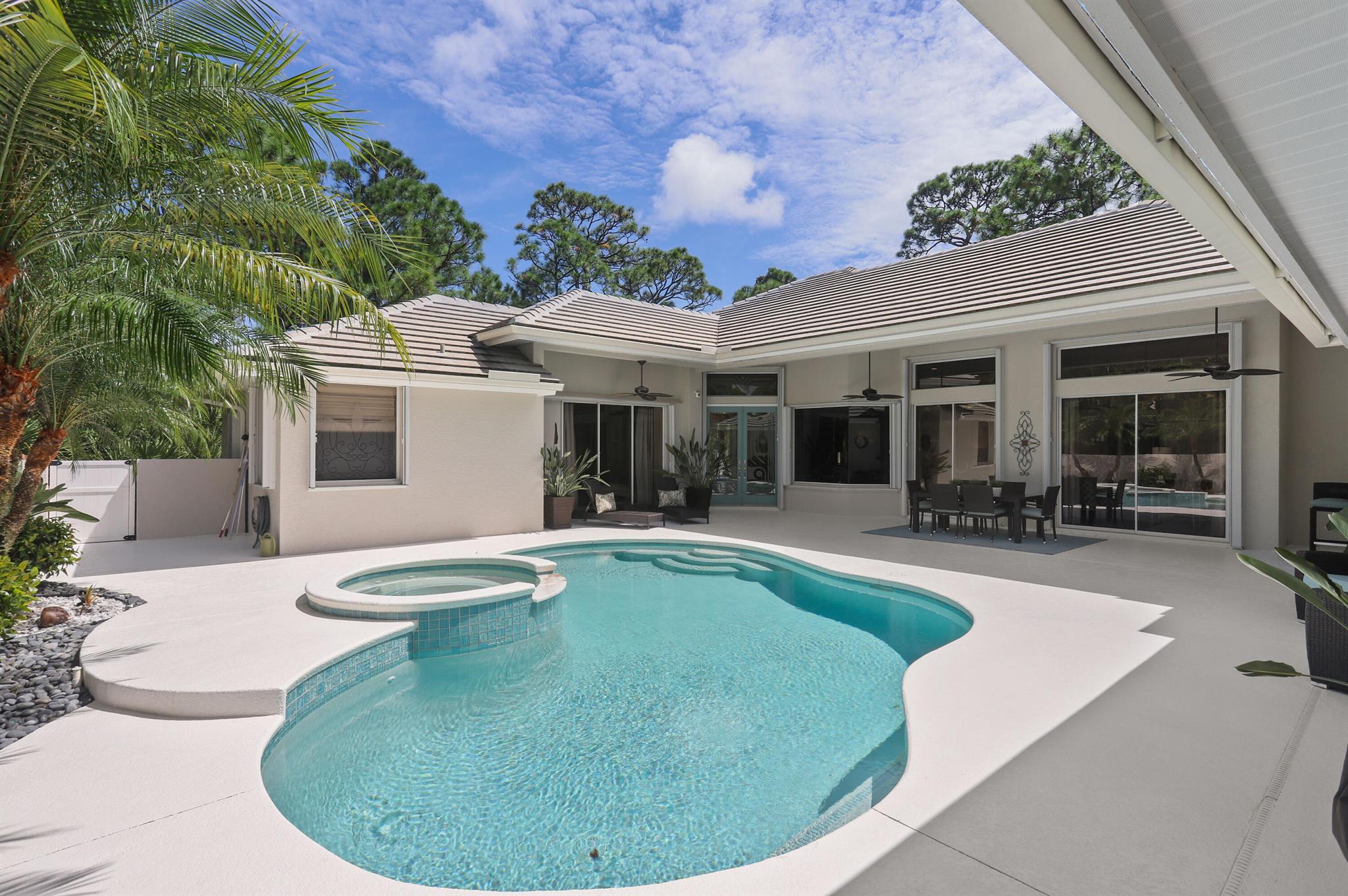 5429 SE Serenoa Terrace