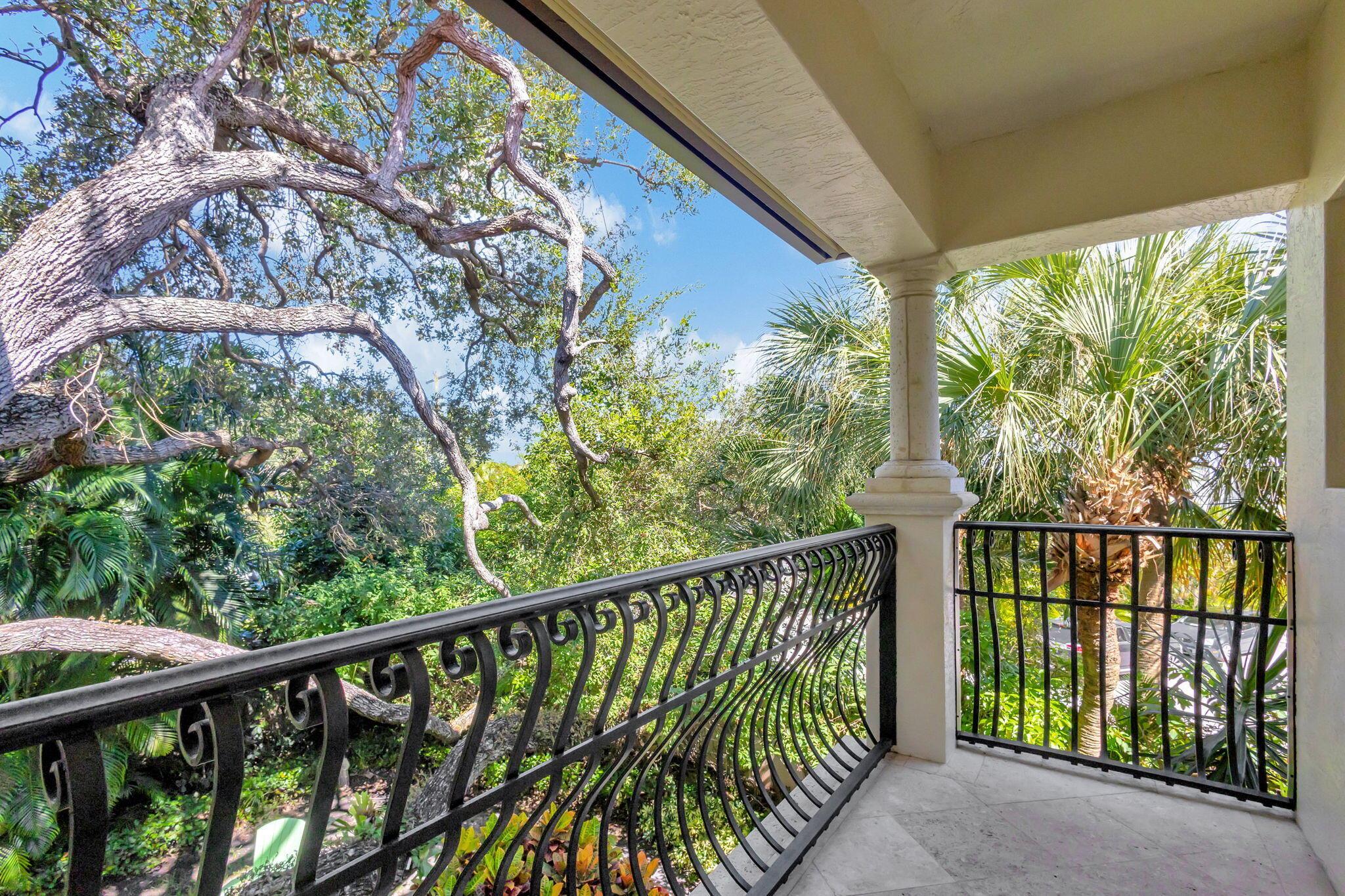 36 Marina Gardens Drive