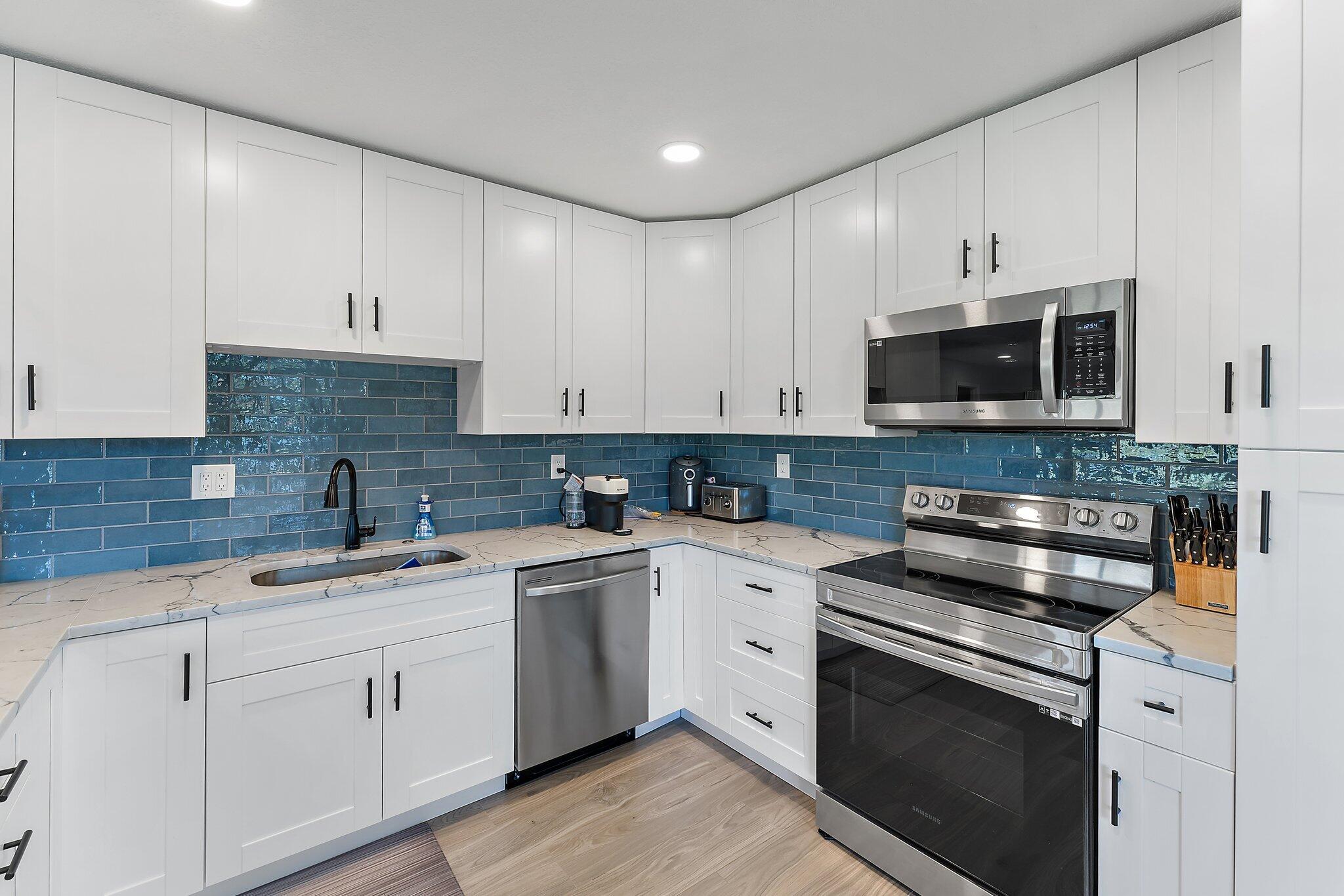 459 Brackenwood Lane N