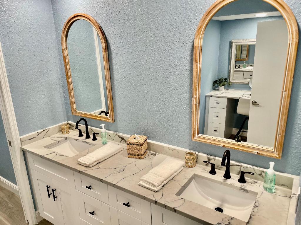 459 Brackenwood Lane N