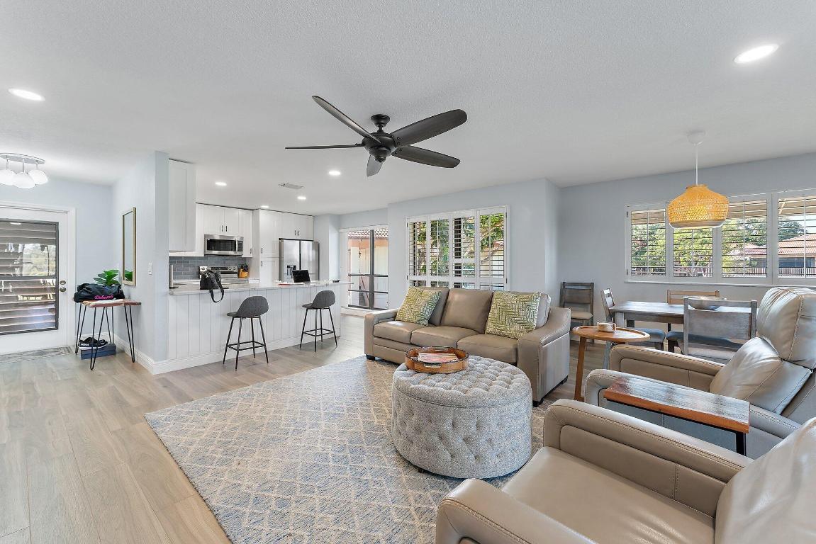 459 Brackenwood Lane N