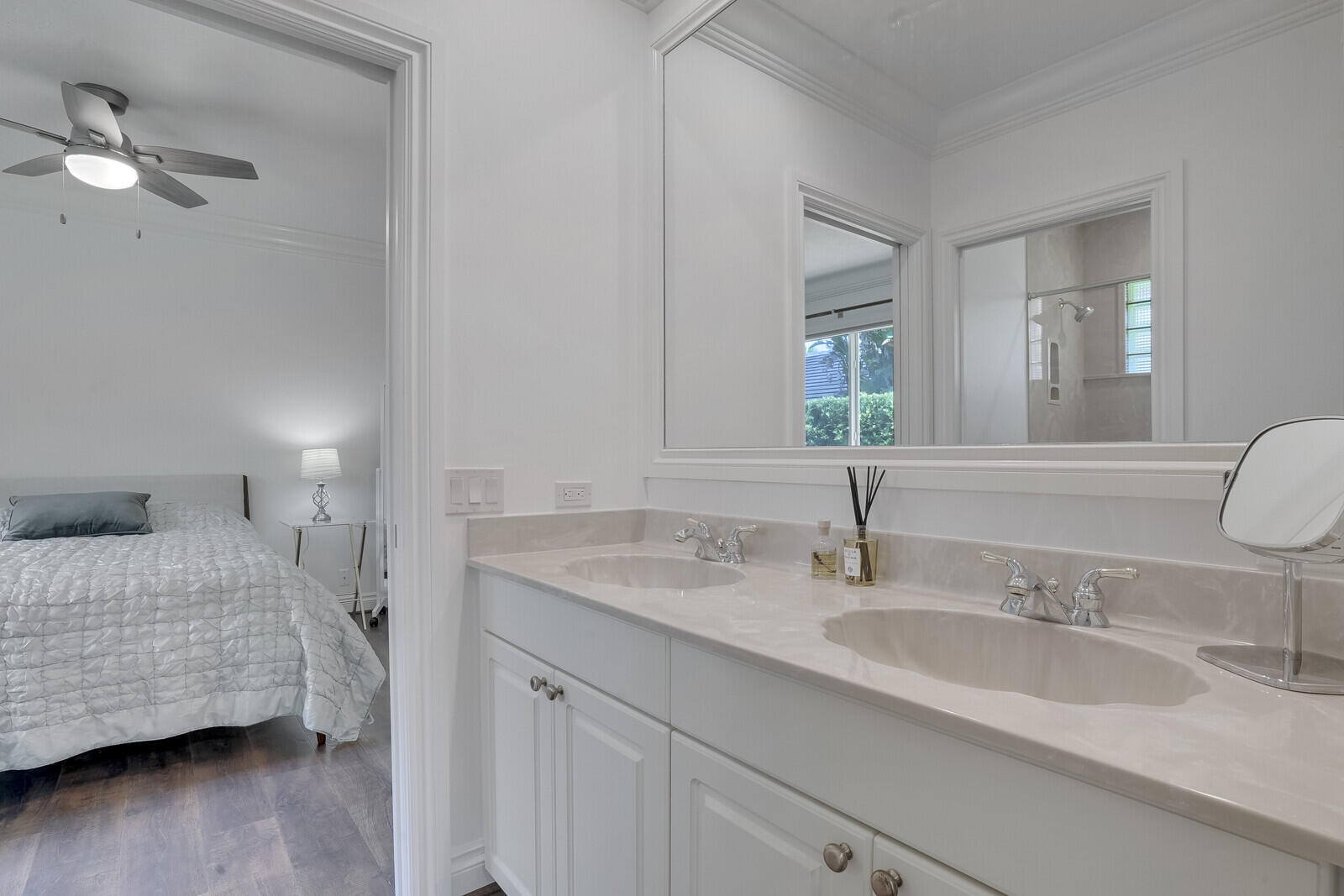 18530 SE Lakeside Drive