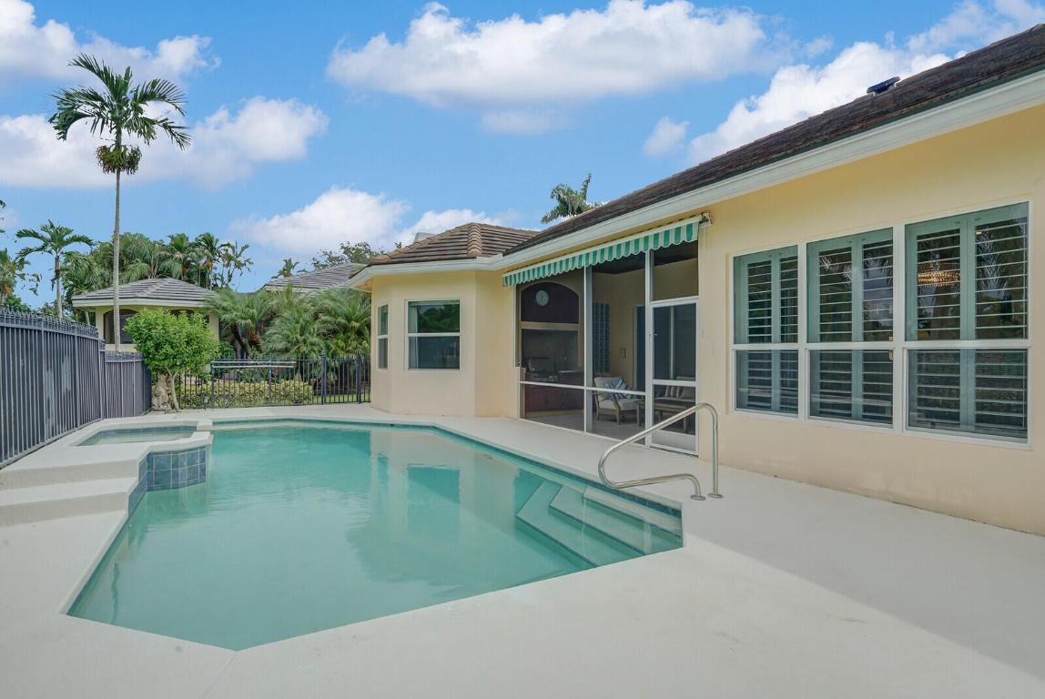 18530 SE Lakeside Drive