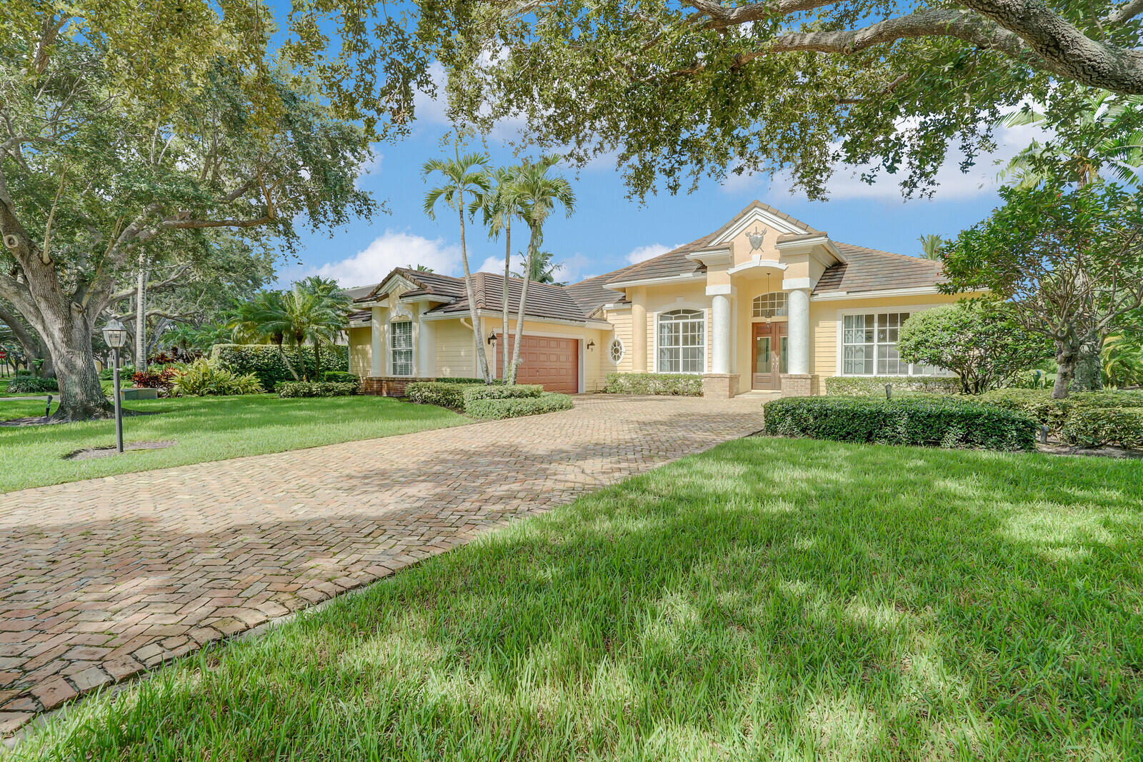 18530 SE Lakeside Drive