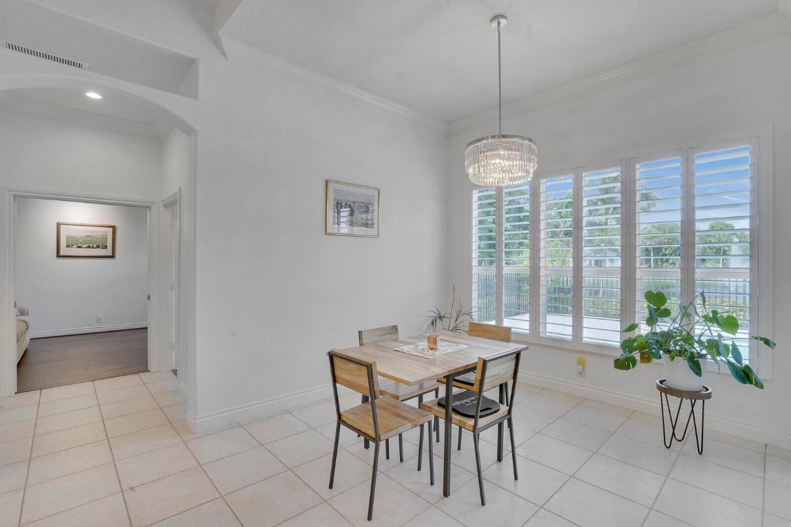 18530 SE Lakeside Drive