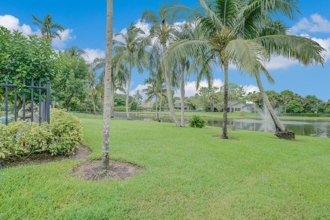 18530 SE Lakeside Drive