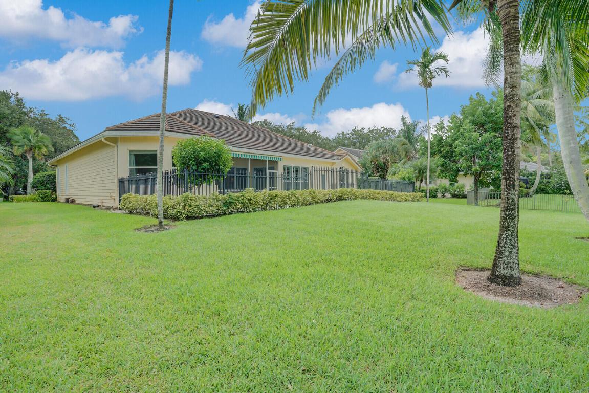 18530 SE Lakeside Drive