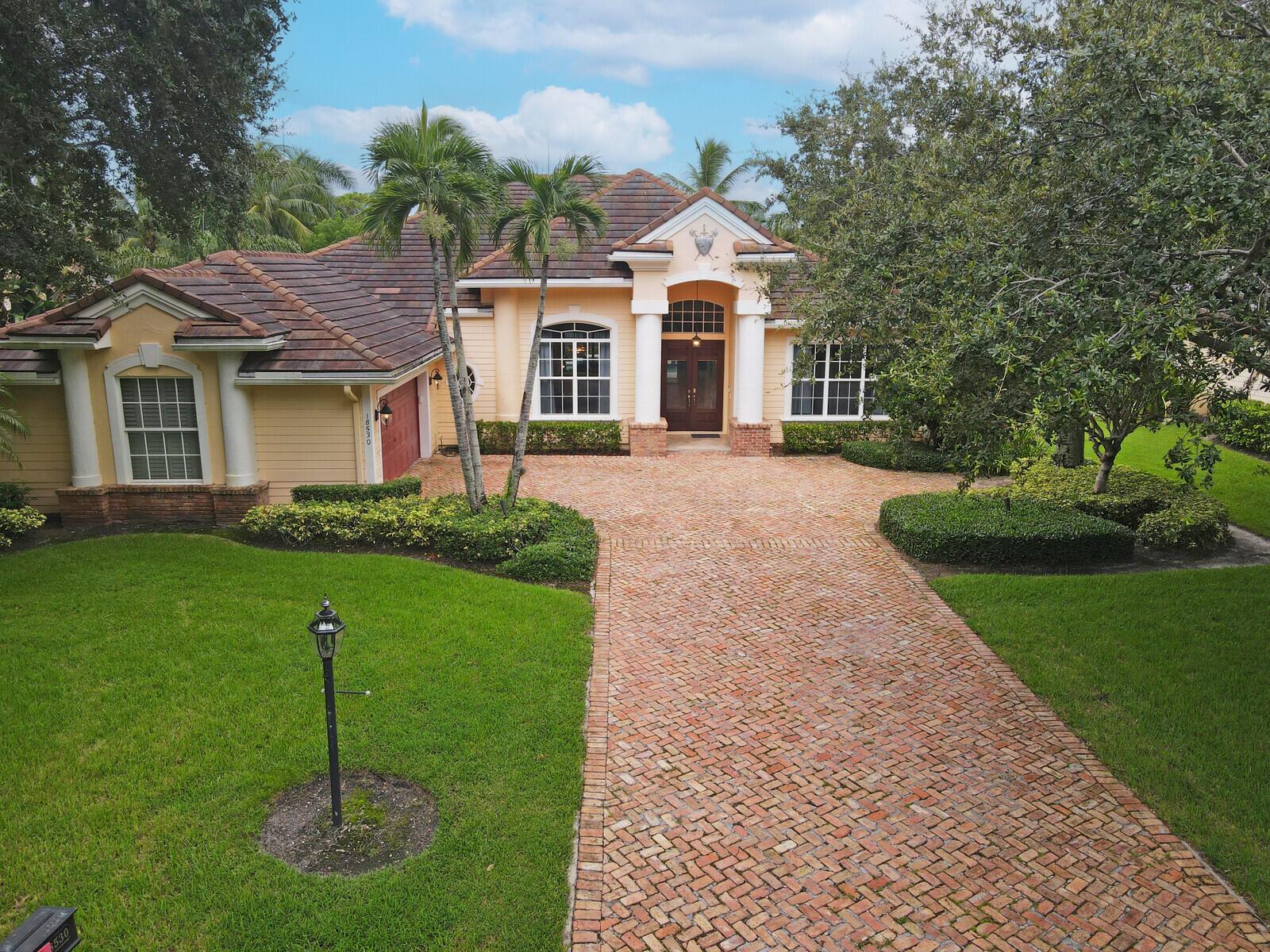 18530 SE Lakeside Drive