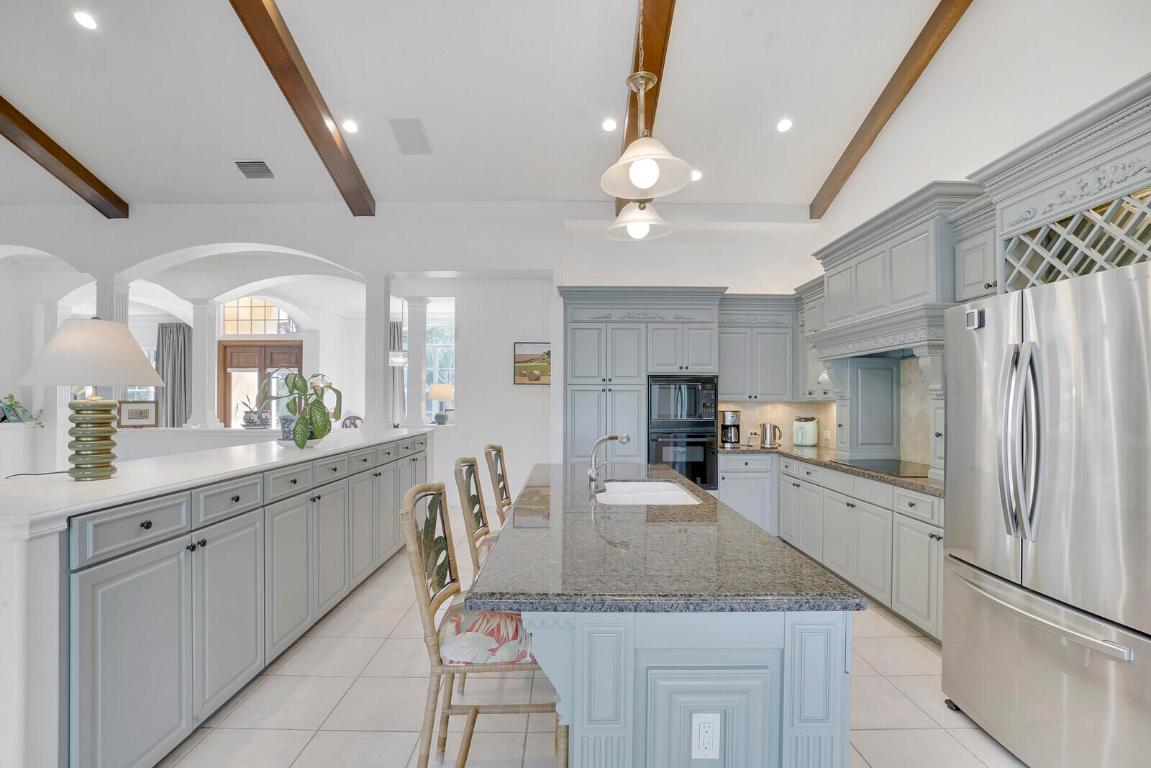 18530 SE Lakeside Drive