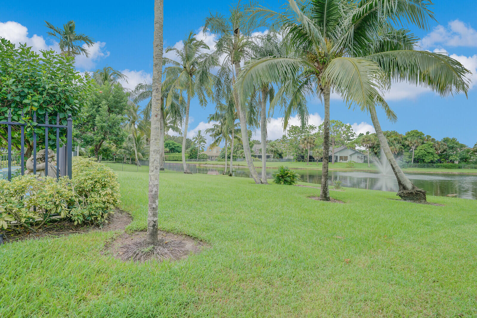 18530 SE Lakeside Drive