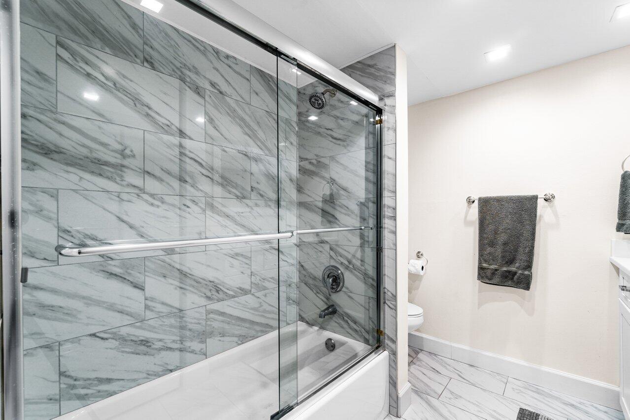 138 Brackenwood Road