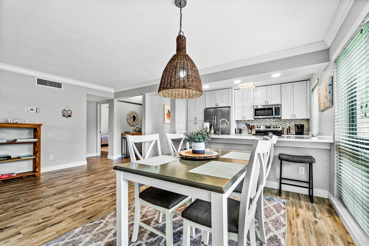 138 Brackenwood Road