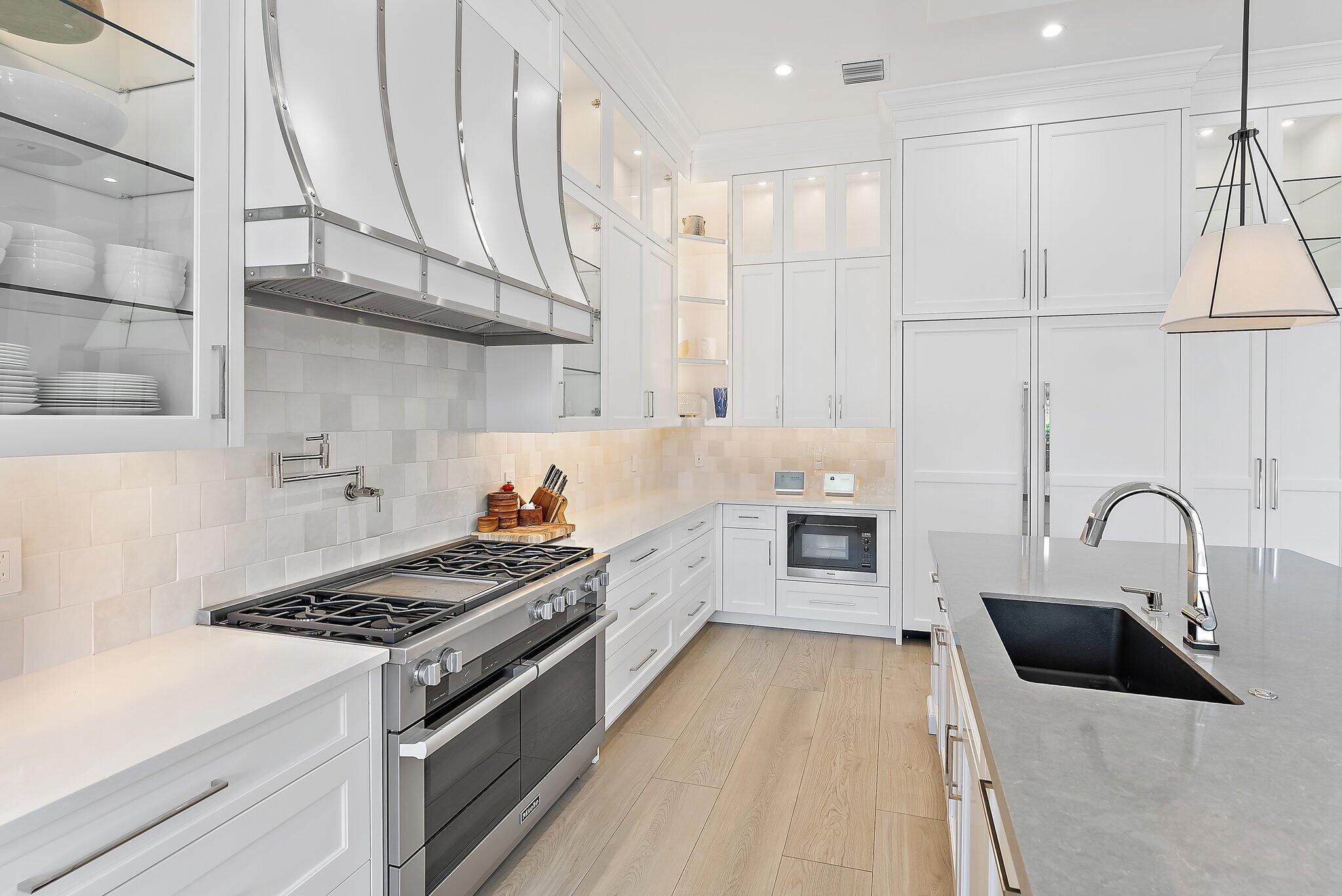 11701 Lake Shore Place