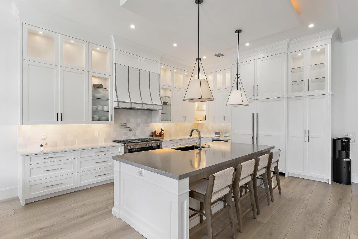 11701 Lake Shore Place