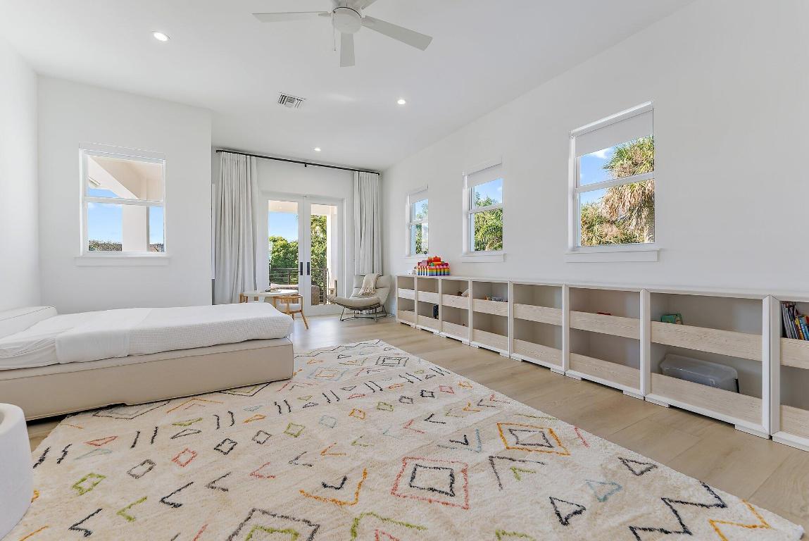 11701 Lake Shore Place