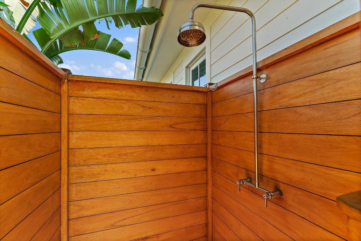 11763 Lake Shore Place