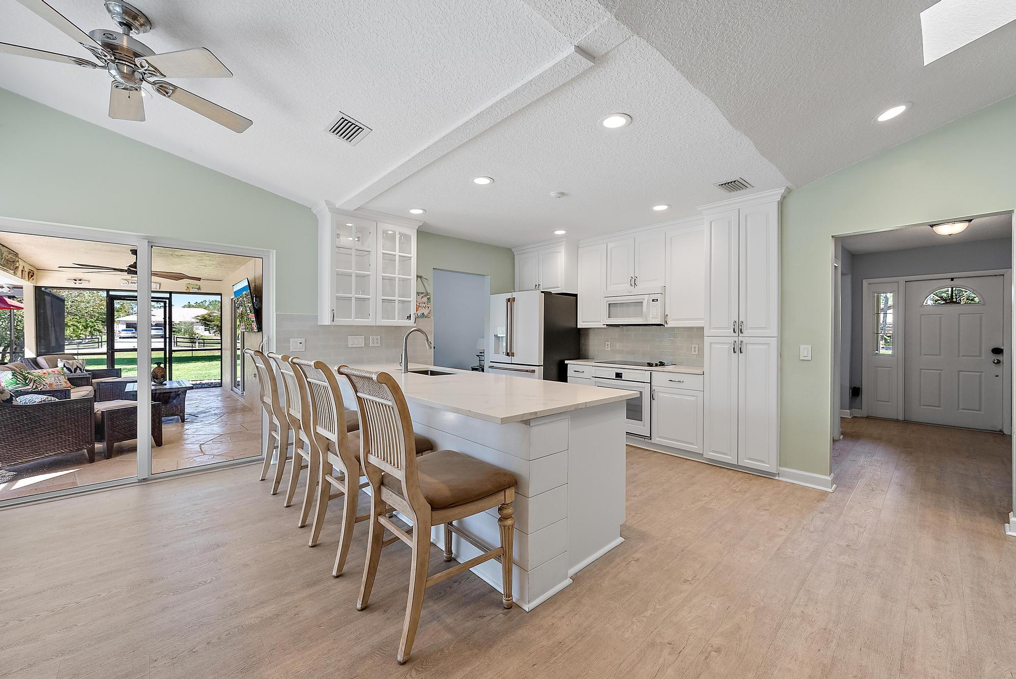 4120 Mango Boulevard