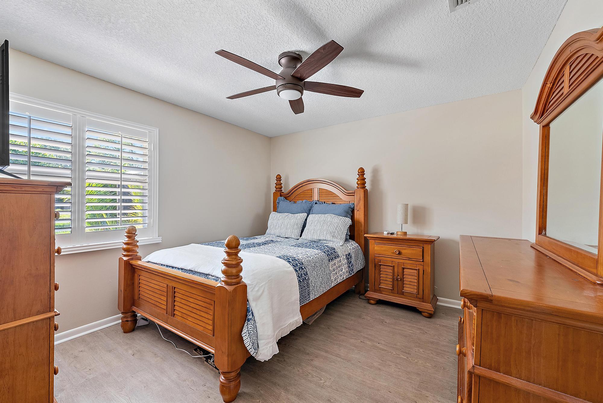 4120 Mango Boulevard