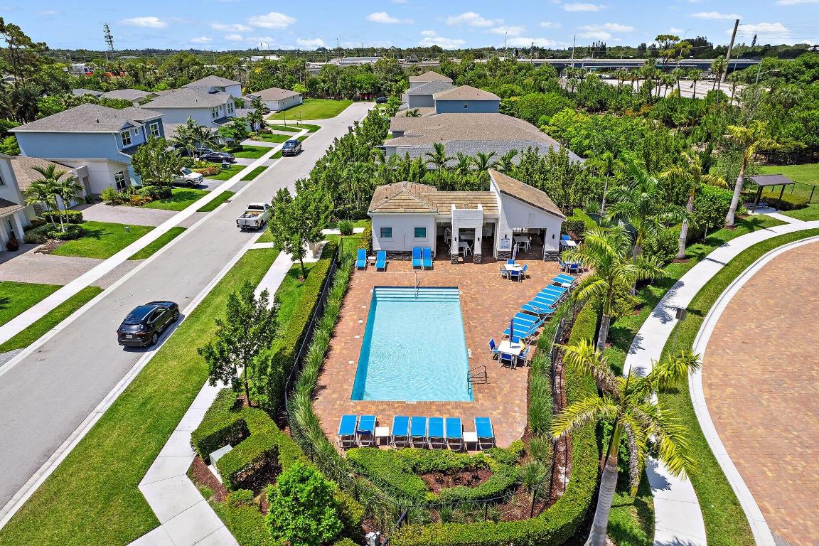 6825 Pointe Of Woods Drive