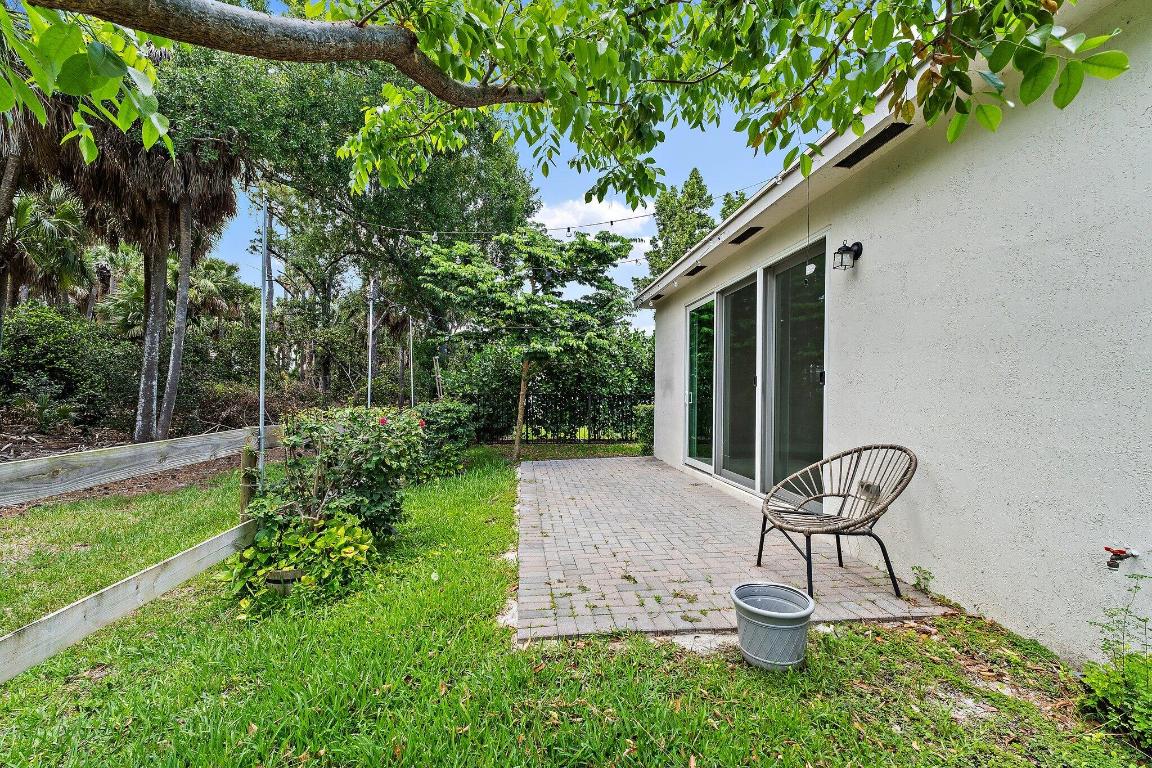 6825 Pointe Of Woods Drive