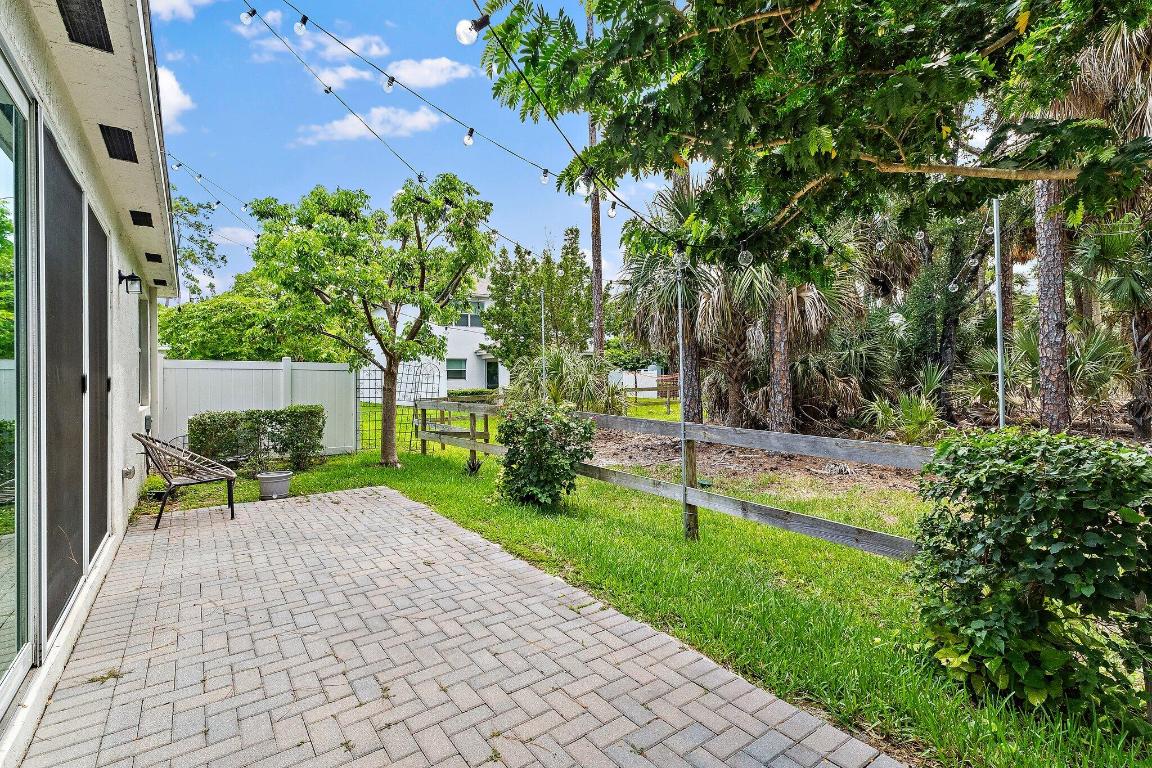 6825 Pointe Of Woods Drive