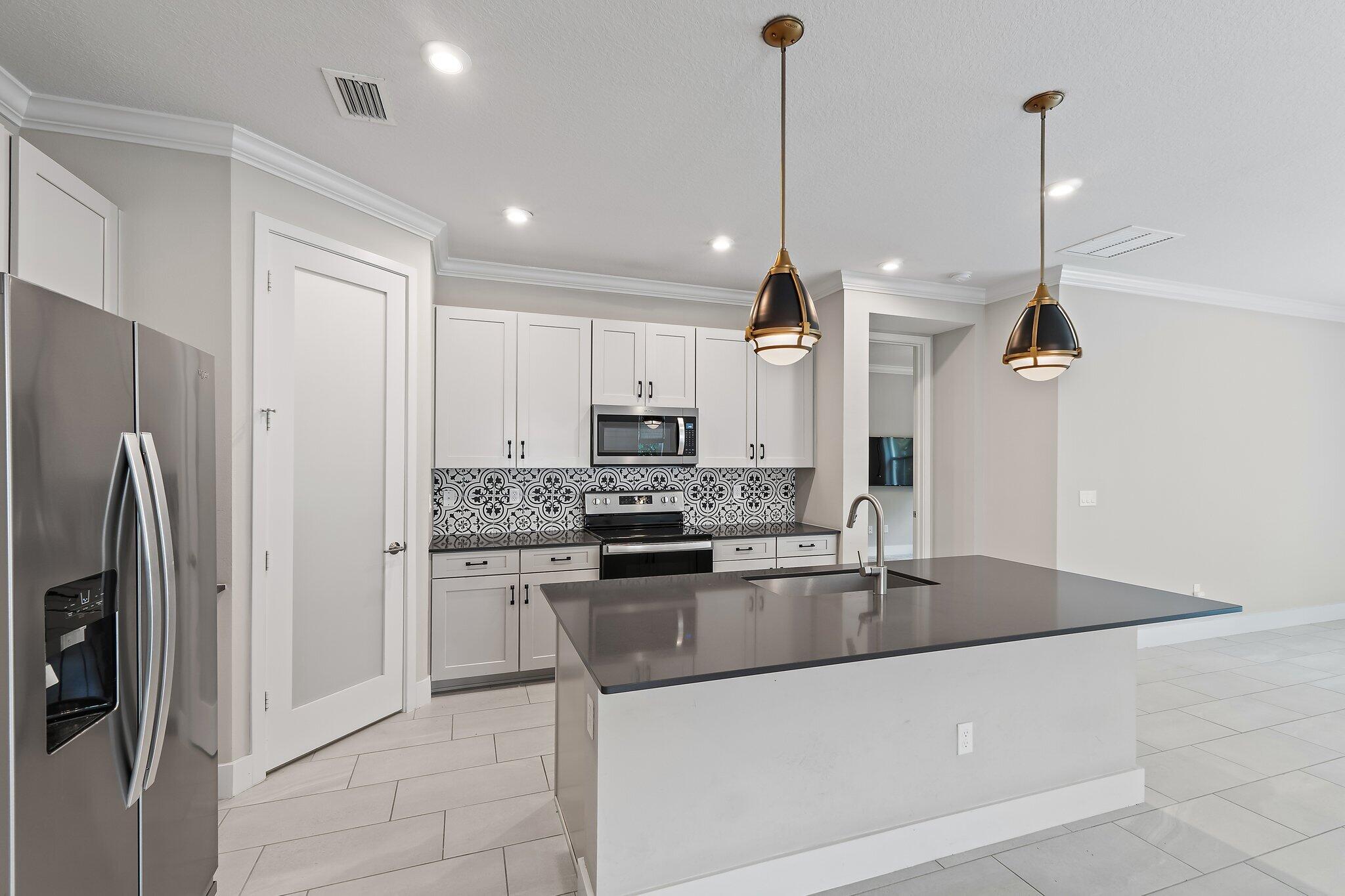 6825 Pointe Of Woods Drive