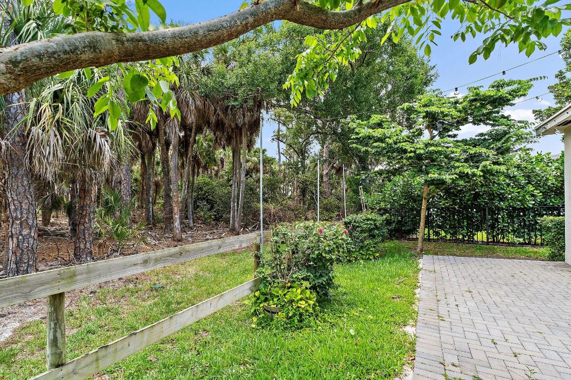 6825 Pointe Of Woods Drive