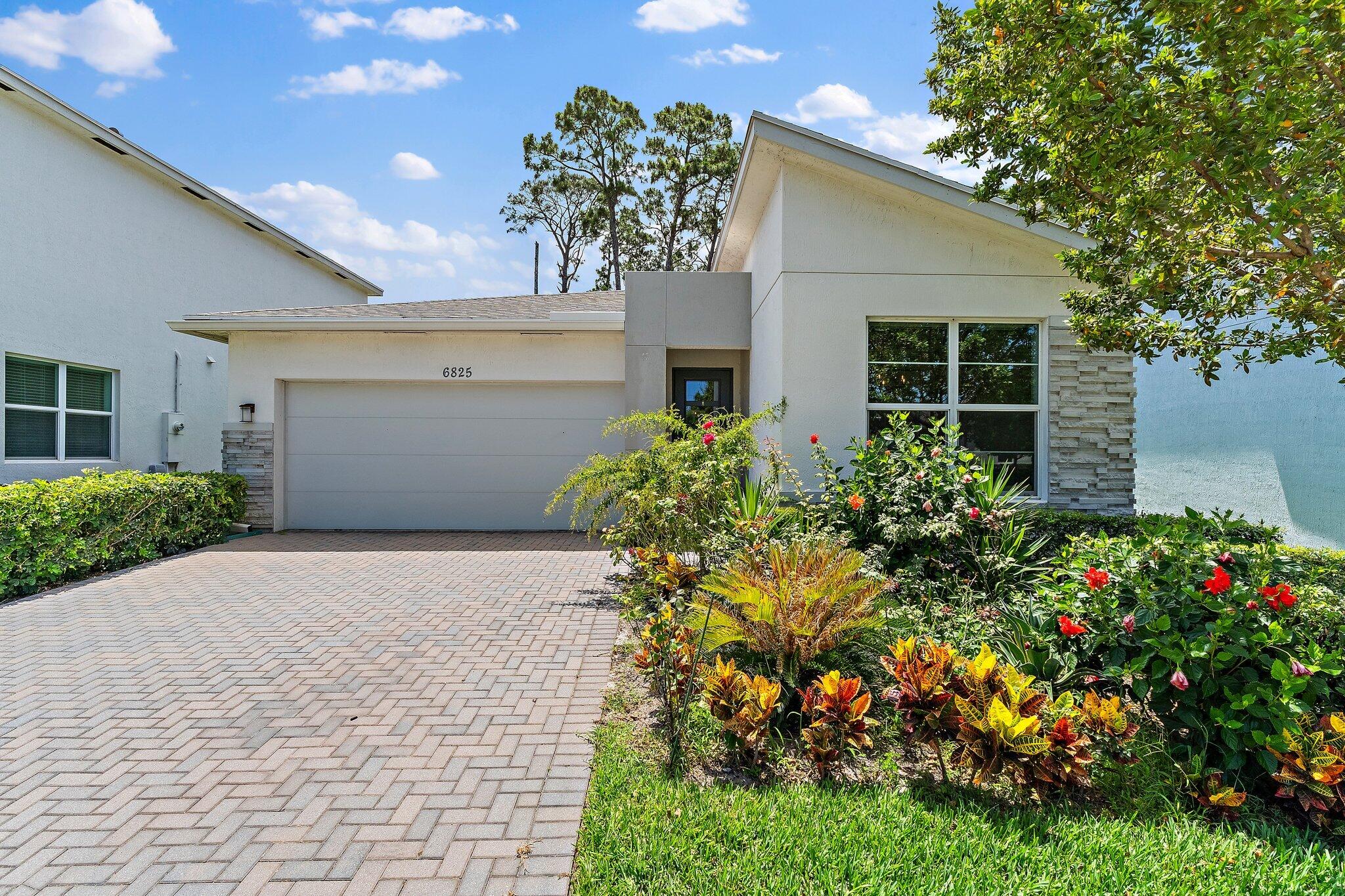 6825 Pointe Of Woods Drive