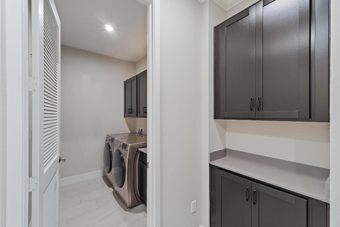 6825 Pointe Of Woods Drive