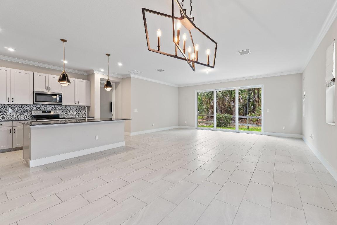 6825 Pointe Of Woods Drive