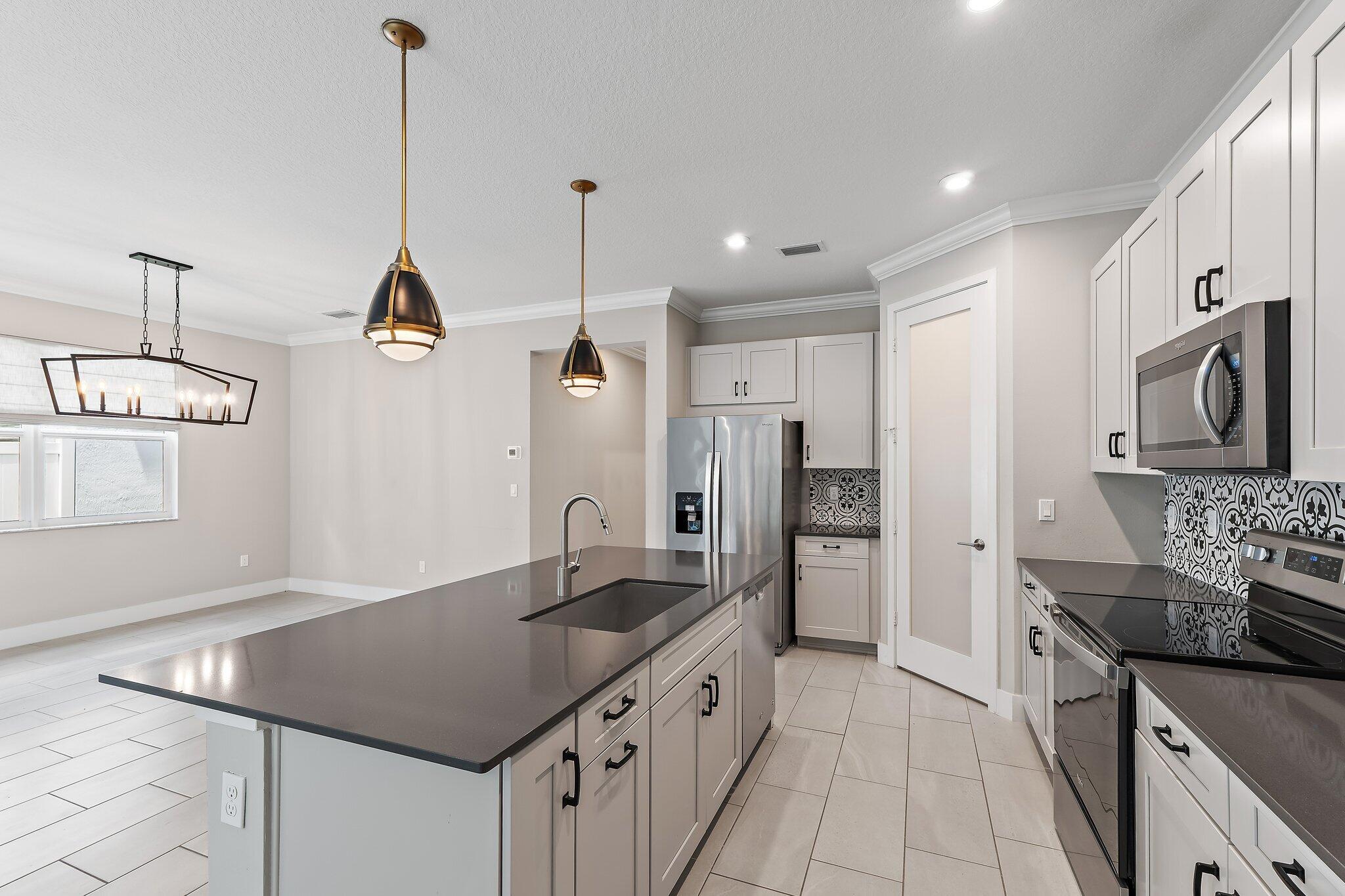 6825 Pointe Of Woods Drive