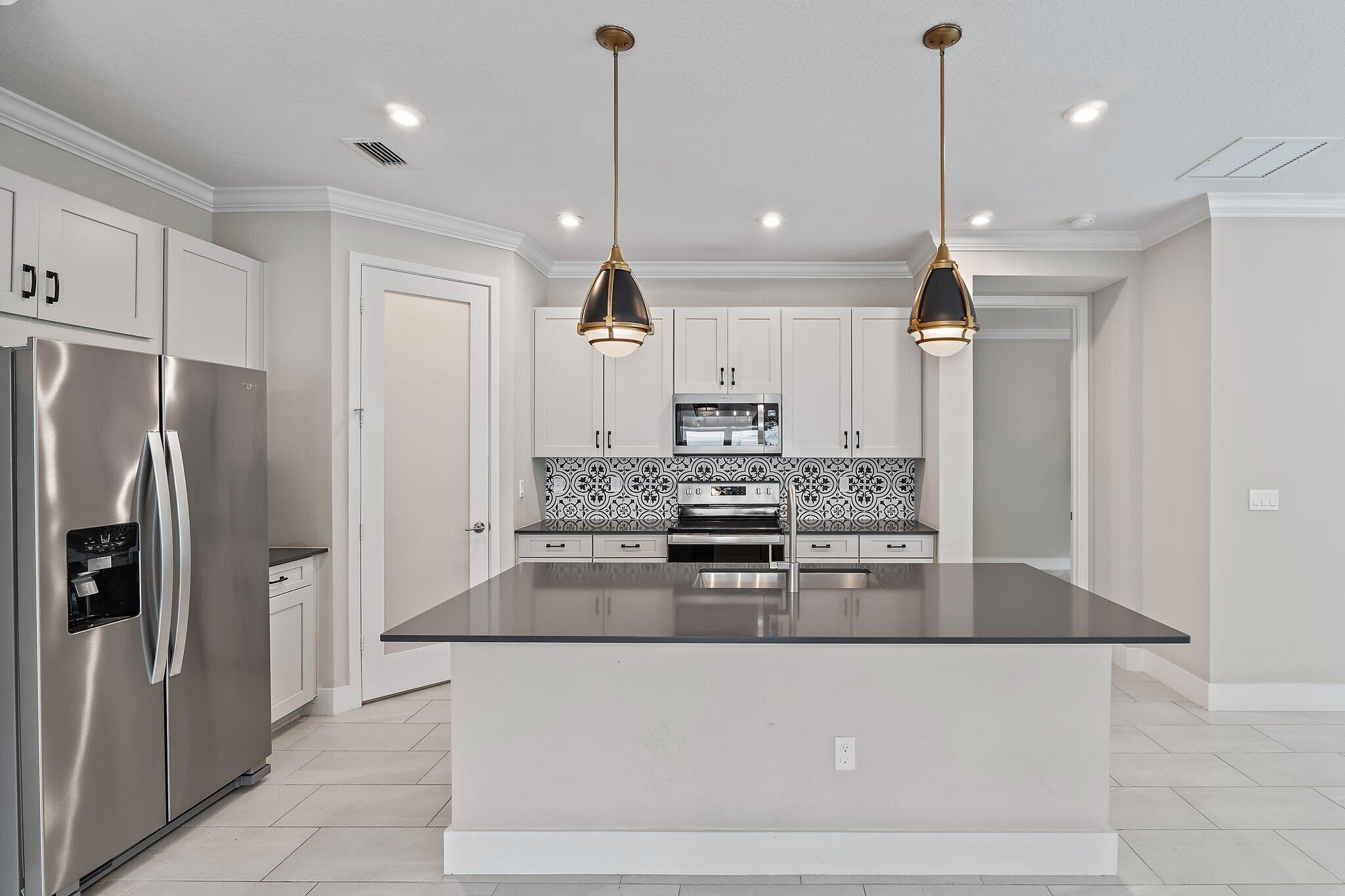 6825 Pointe Of Woods Drive