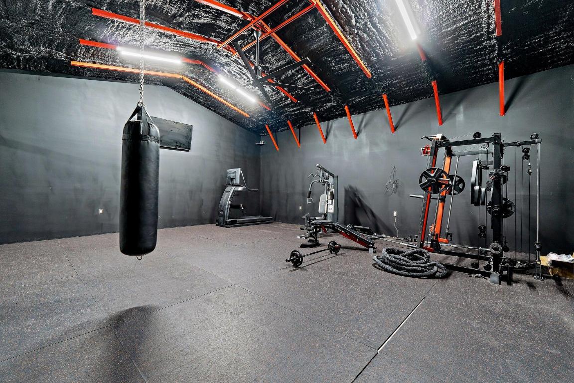 15693 Hamlin Boulevard