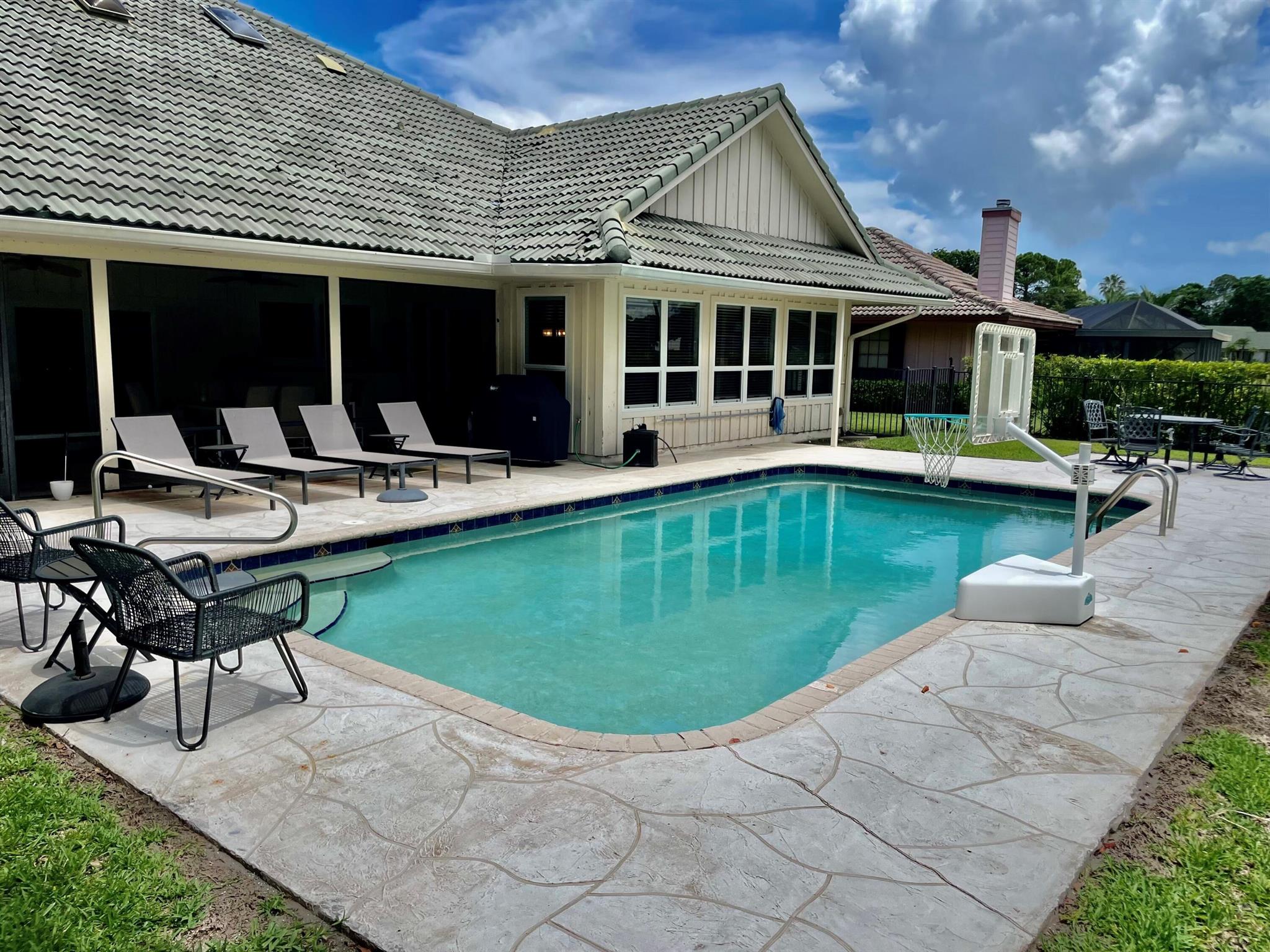 5 Aiden Court