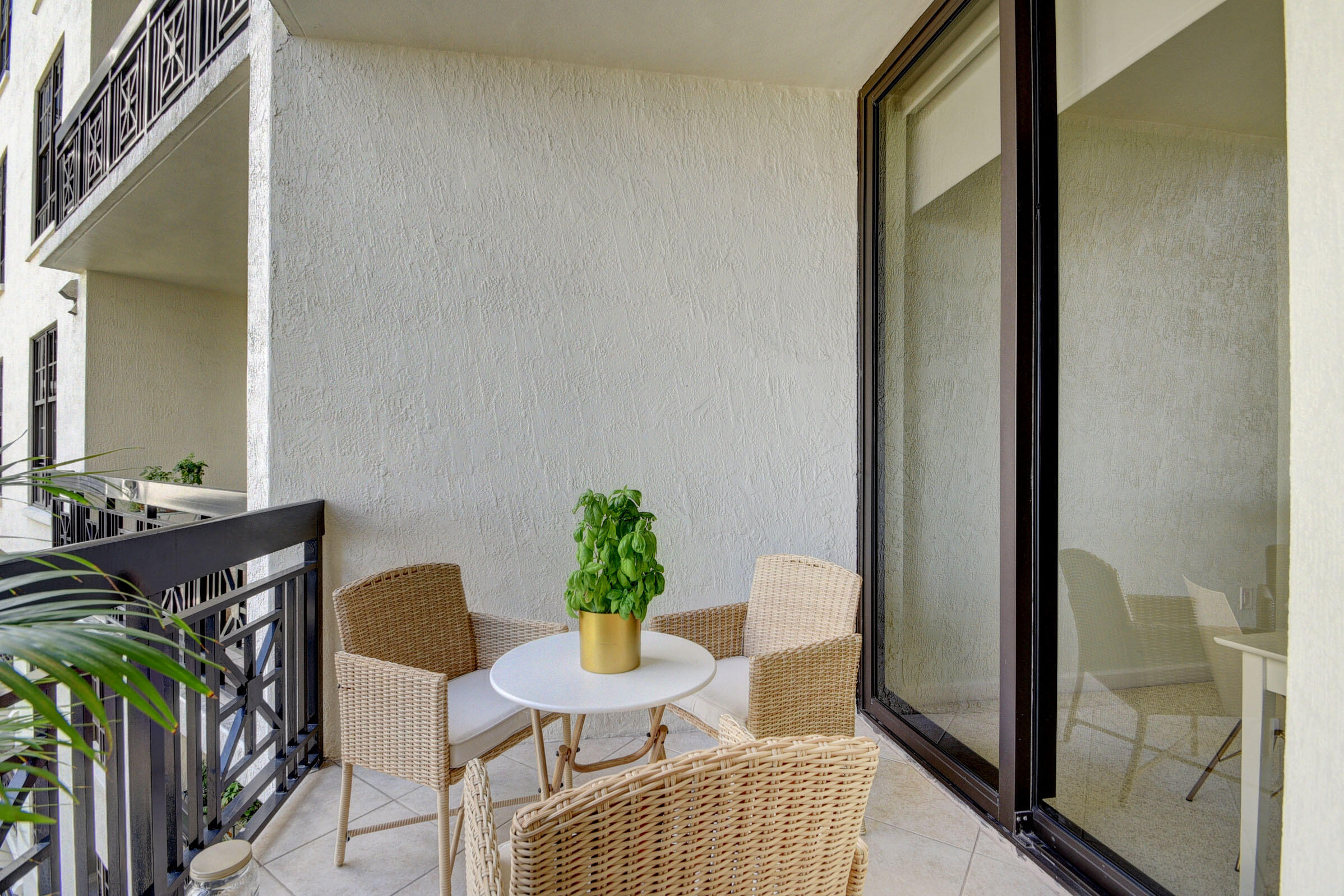 801 S Olive Avenue 1119